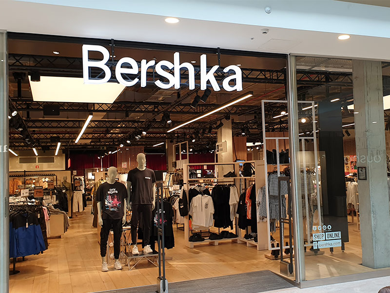 hormigón salida Fuera Bershka | Centro Comercial As Termas